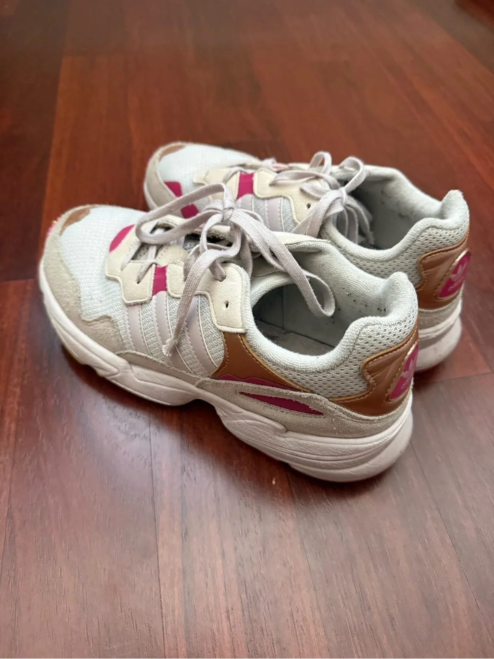 Adidas Sneakers